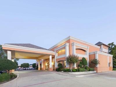 Days Inn By Wyndham Dallas Irving Bagian luar foto