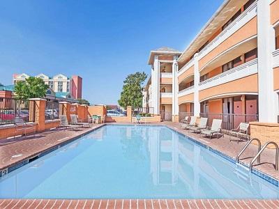 Days Inn By Wyndham Dallas Irving Bagian luar foto