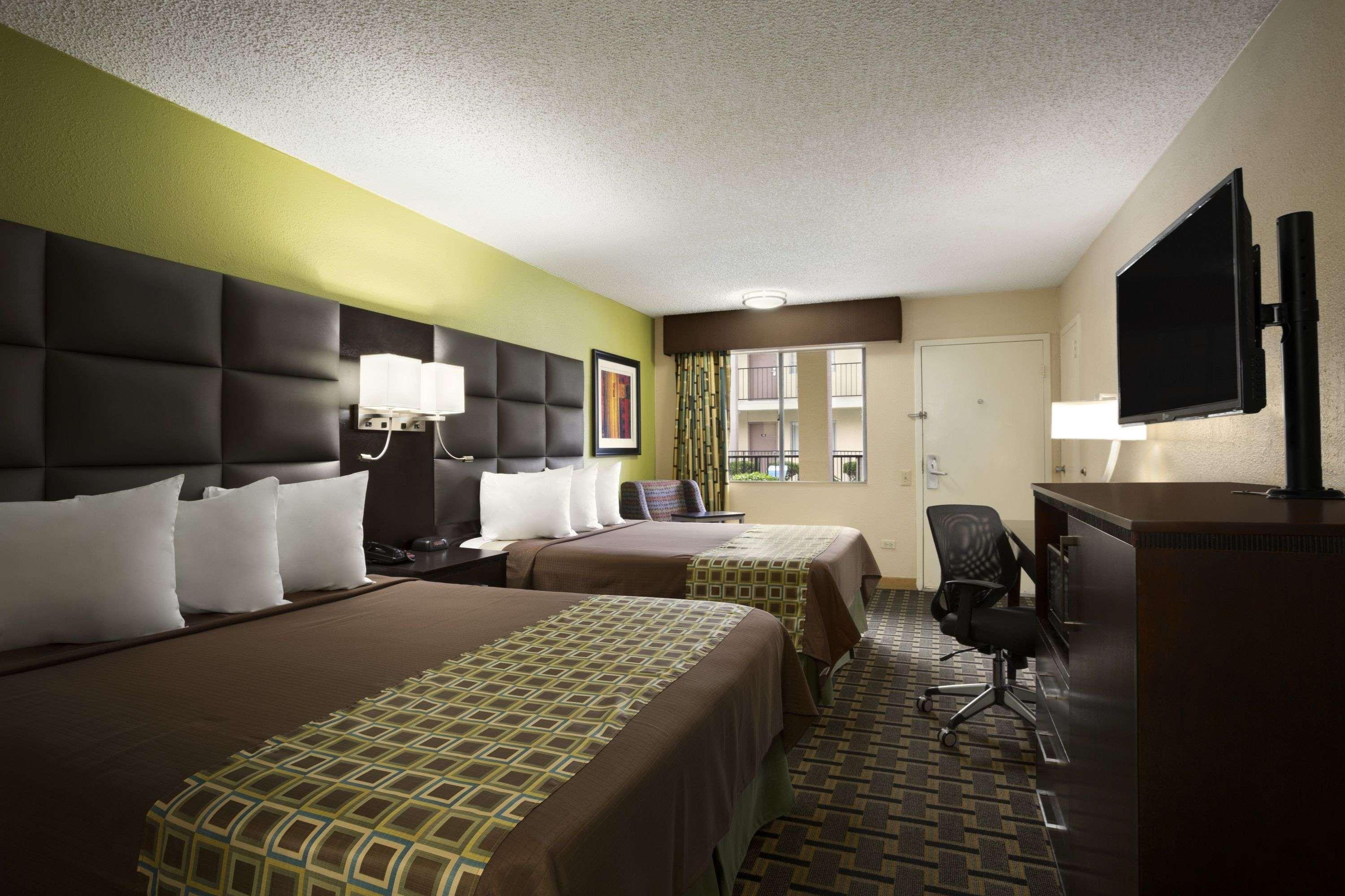 Days Inn By Wyndham Dallas Irving Bagian luar foto